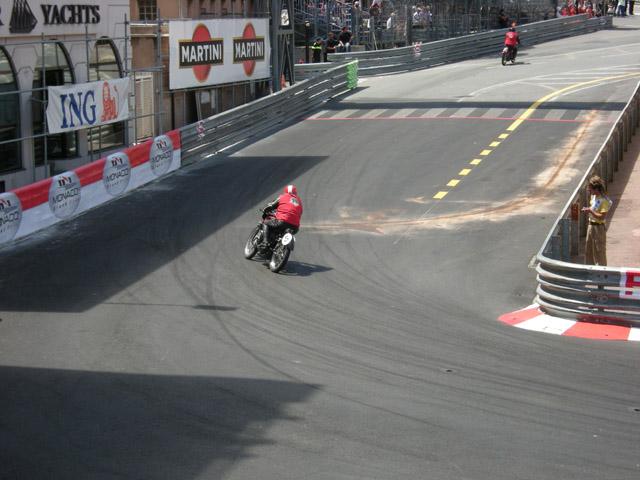 102.jpg